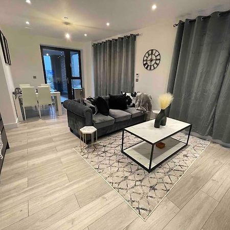 Stylish And Cosy 2 Bedroom Flat In Croydon Exterior photo