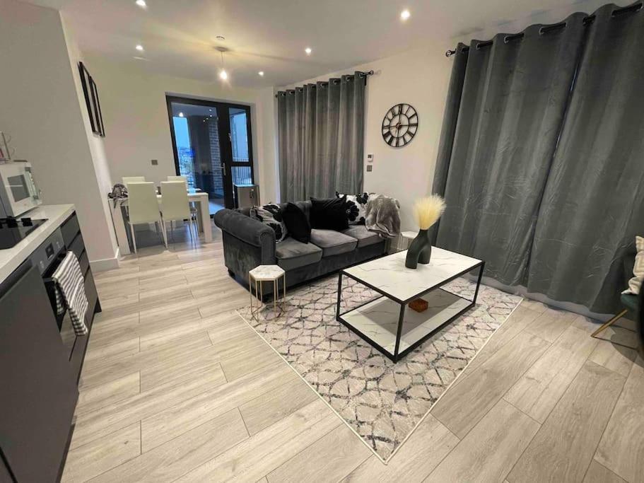 Stylish And Cosy 2 Bedroom Flat In Croydon Exterior photo