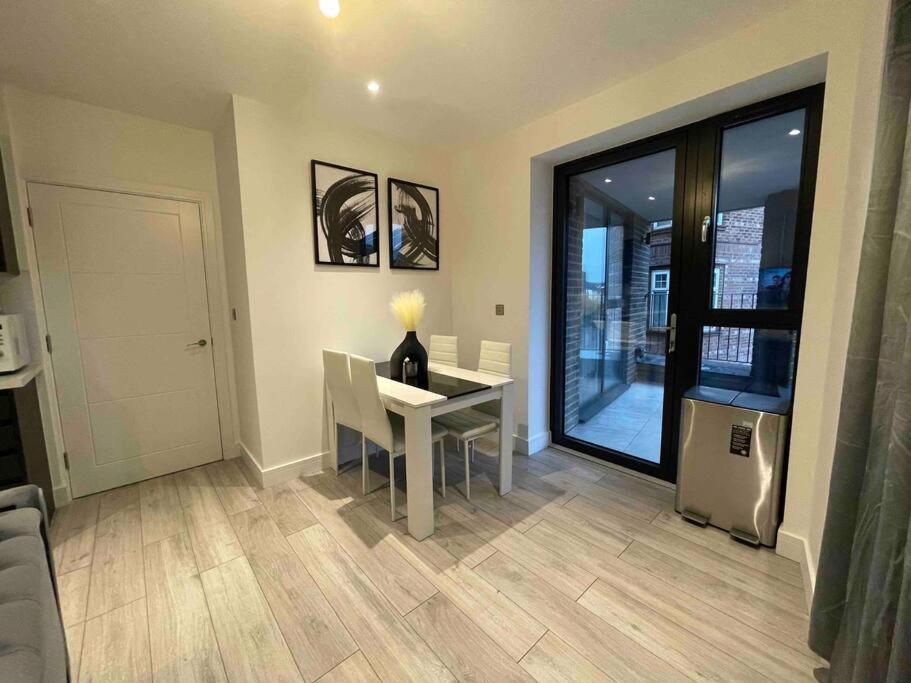 Stylish And Cosy 2 Bedroom Flat In Croydon Exterior photo