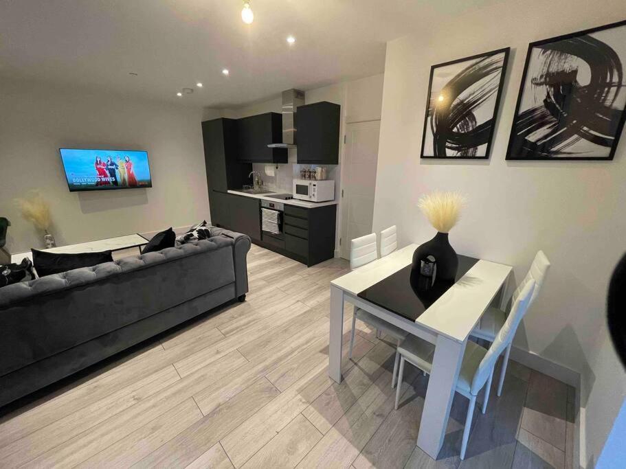 Stylish And Cosy 2 Bedroom Flat In Croydon Exterior photo