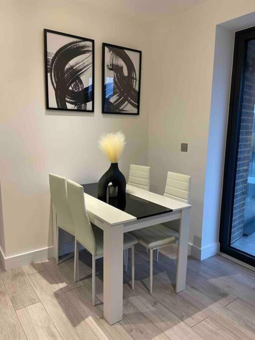 Stylish And Cosy 2 Bedroom Flat In Croydon Exterior photo