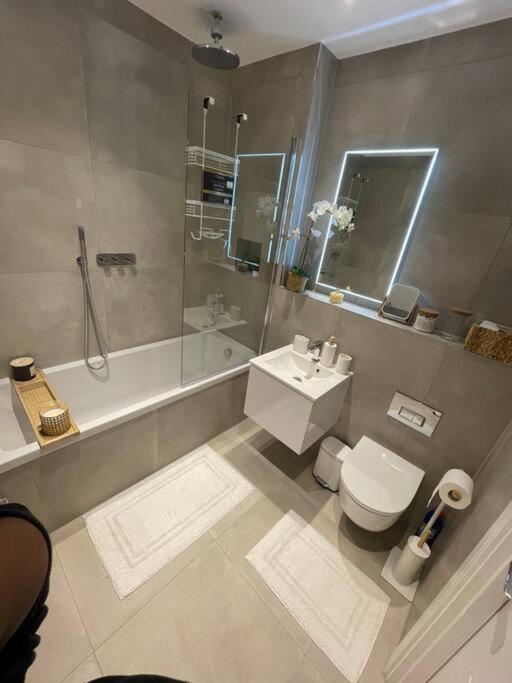 Stylish And Cosy 2 Bedroom Flat In Croydon Exterior photo
